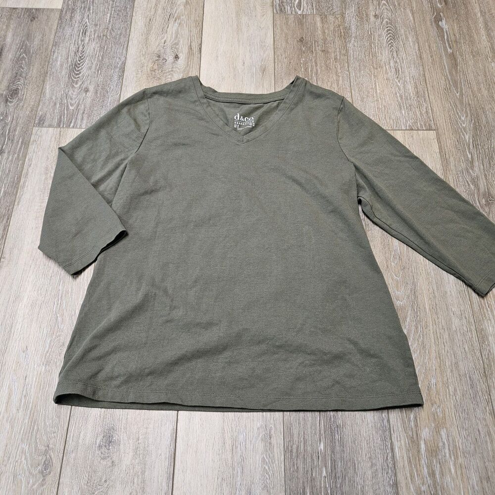 D & Co. Essential V Neck 3/4 Sleeves Pullover Tee Shirt Green Women's Medium